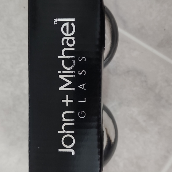 𝅺JOHN michael glass salt & pepper shakers set of 2 - Picture 2 of 5